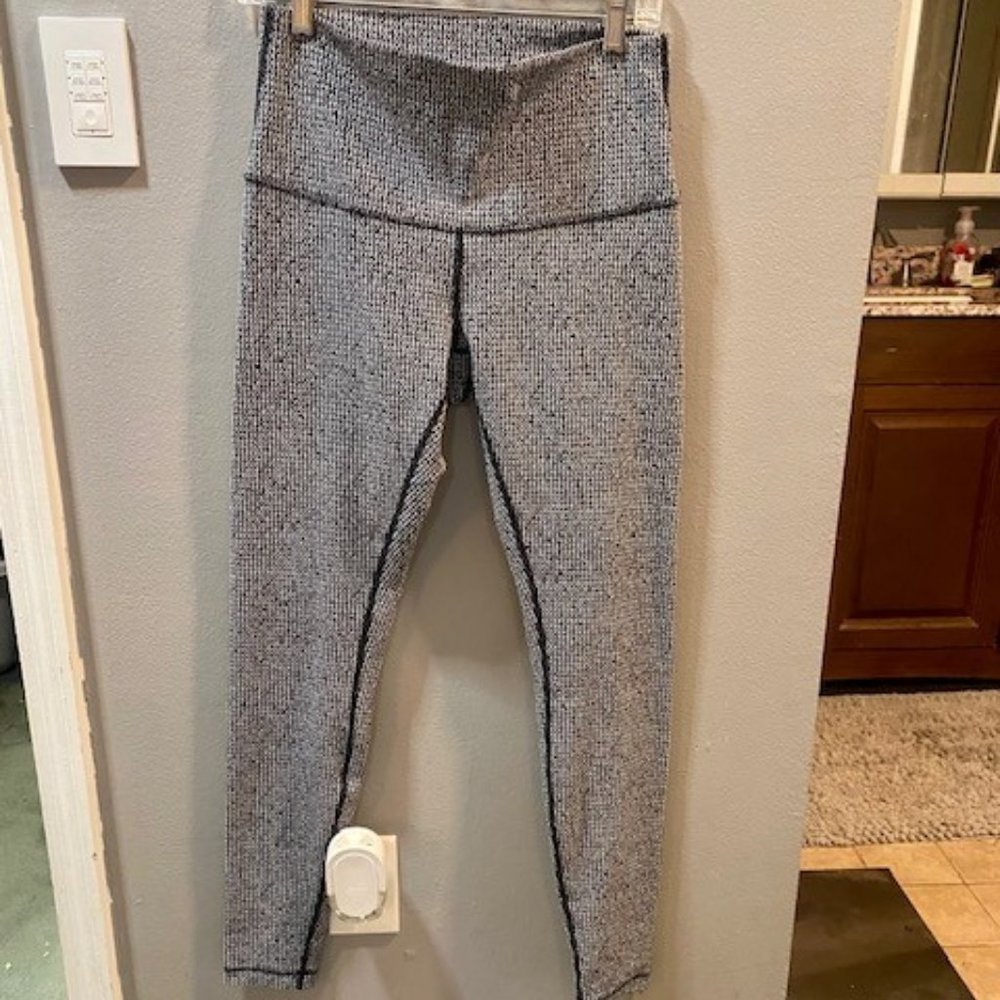 Lululemon Grey-Black soft high waisted  yoga leggings 10